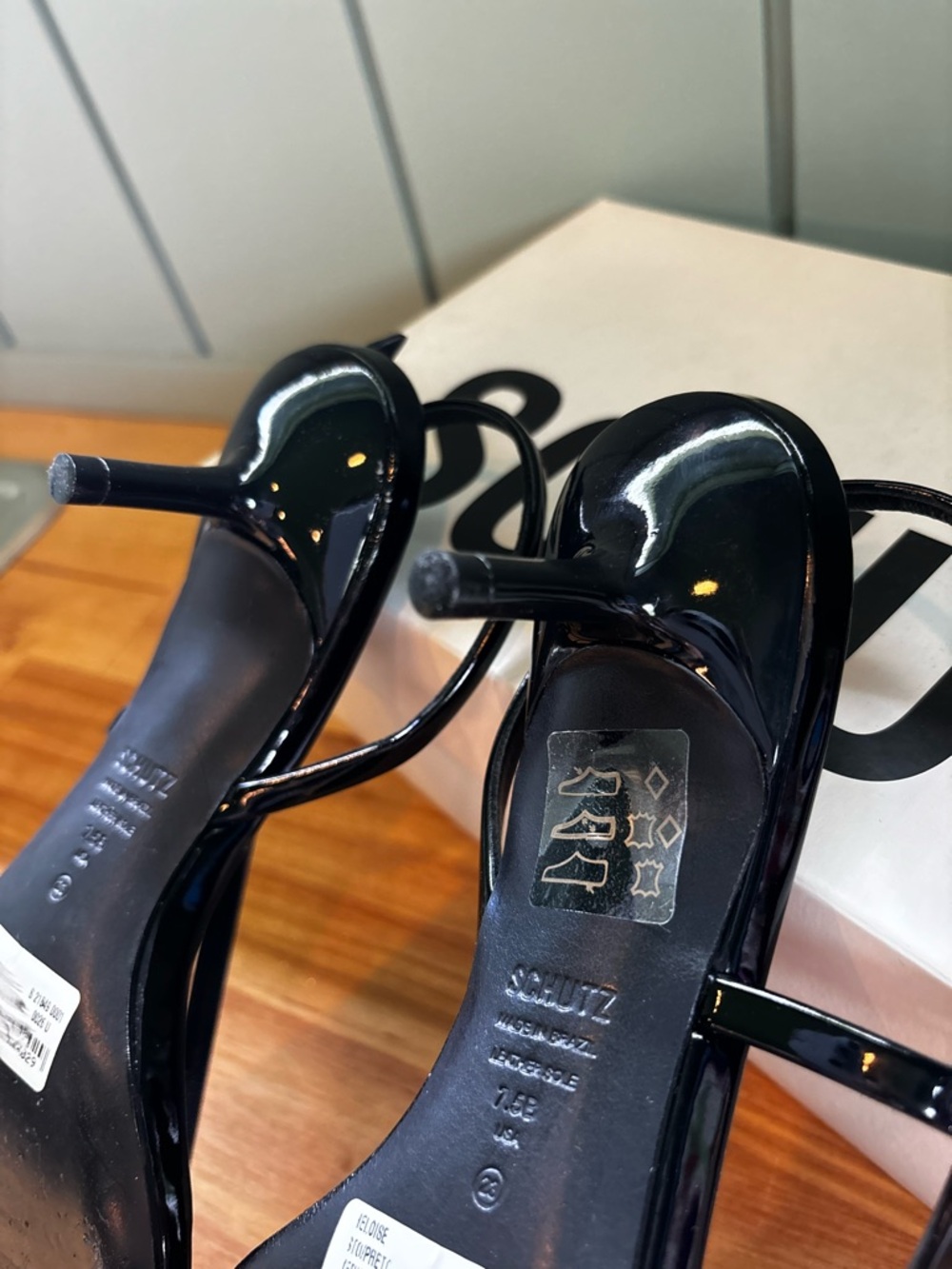 SCHUTZ Heloise Black Patent Minimal Strappy Sandal Square Toe Heel 7.5 NIB - Picture 4 of 7